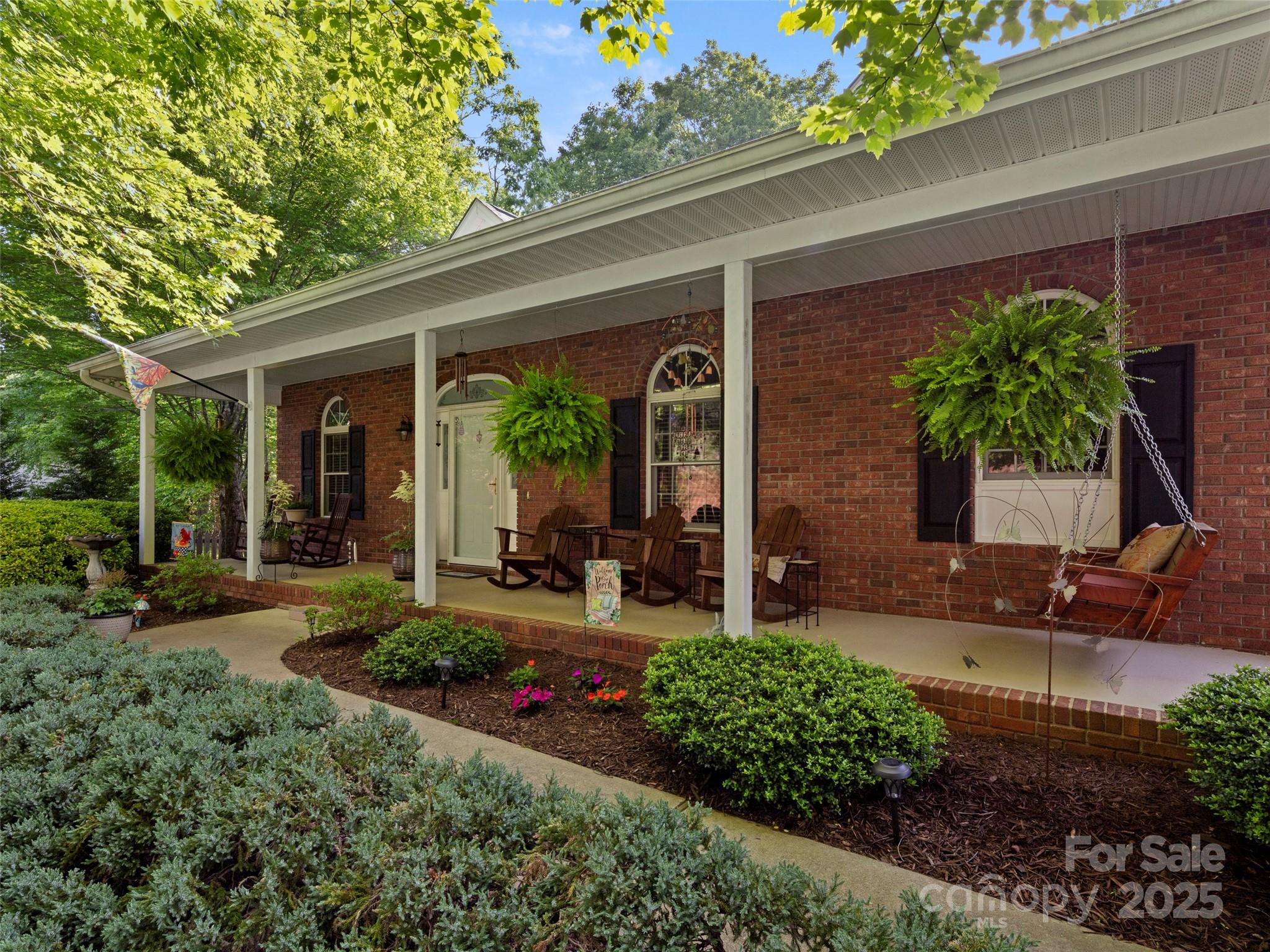 Property image 2 of 71 Dallas Drive in Mountain Valley, Hendersonville, NC 28739