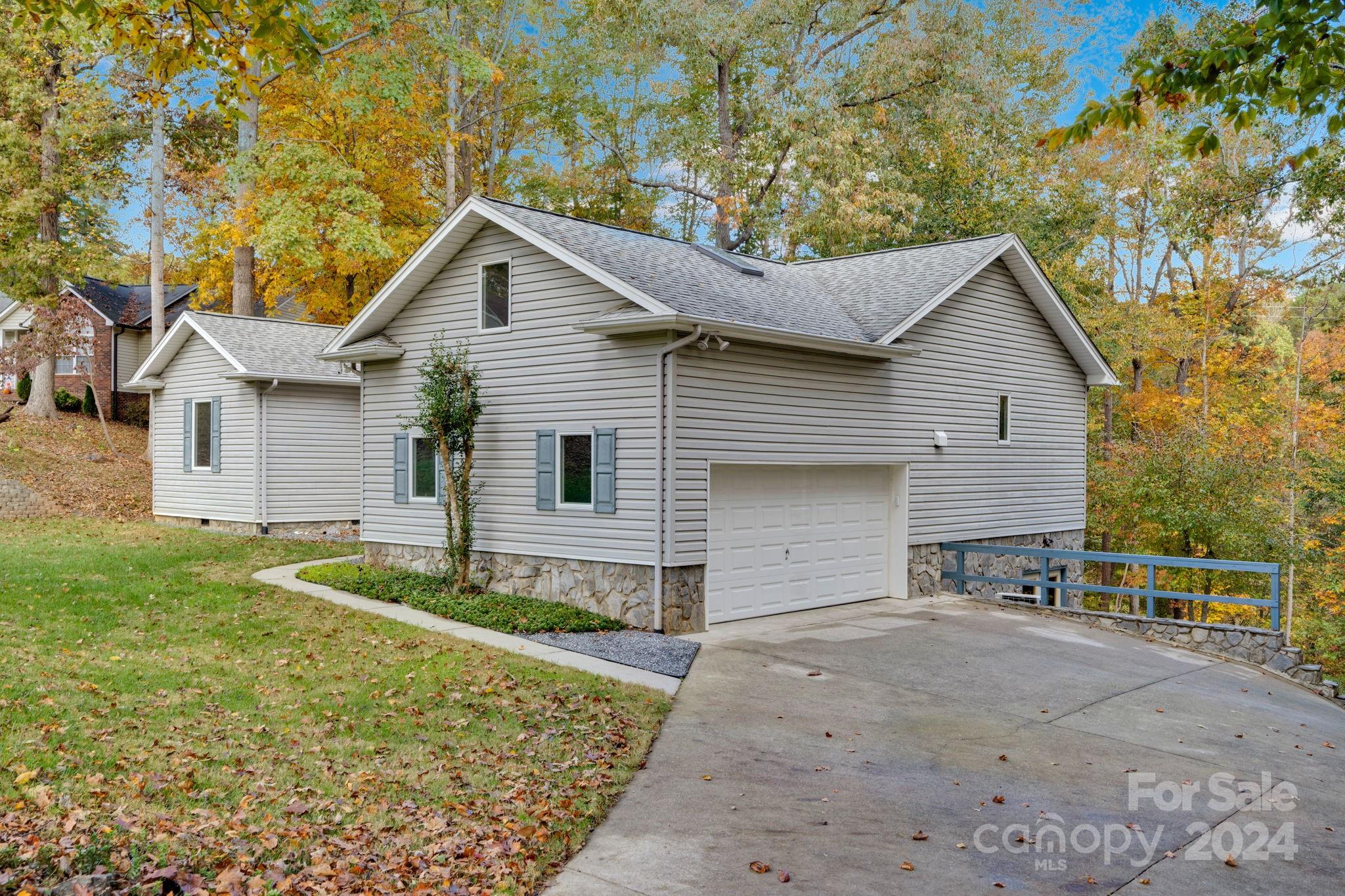 Property image 2 of 1617 1623 9th Street Place in Providence Forest, Hickory, NC 28602