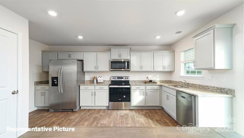 Property image 3 at 1037 20th Avenue Loop, Hickory, NC 28602