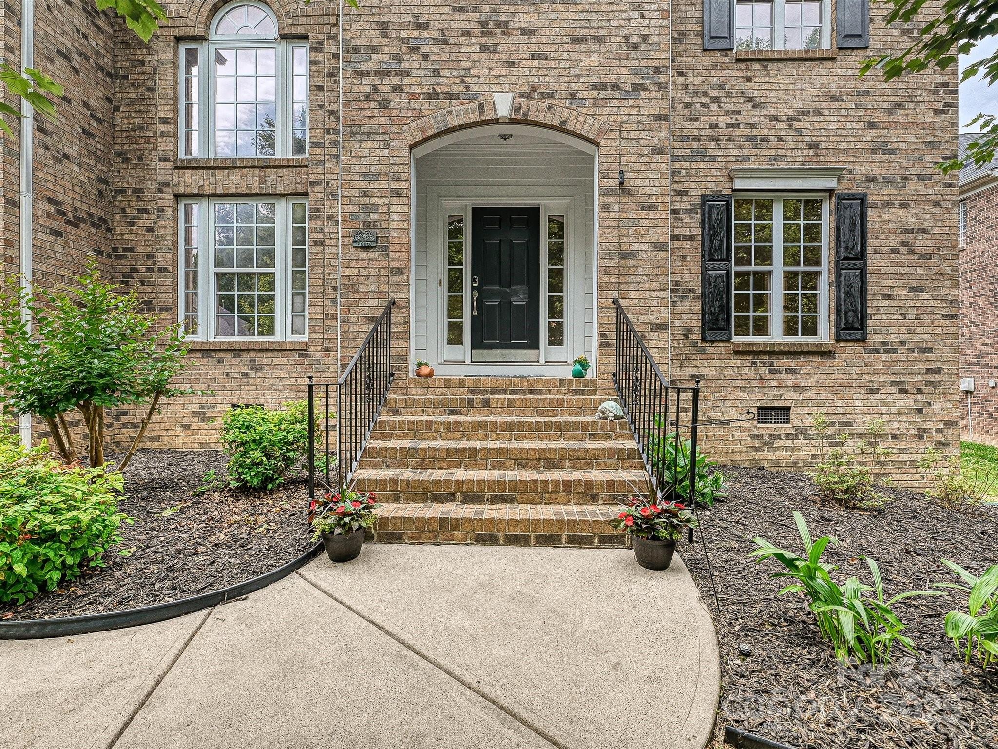 Property image 2 of 410 Deer Brush Lane in Hollister, Waxhaw, NC 28173