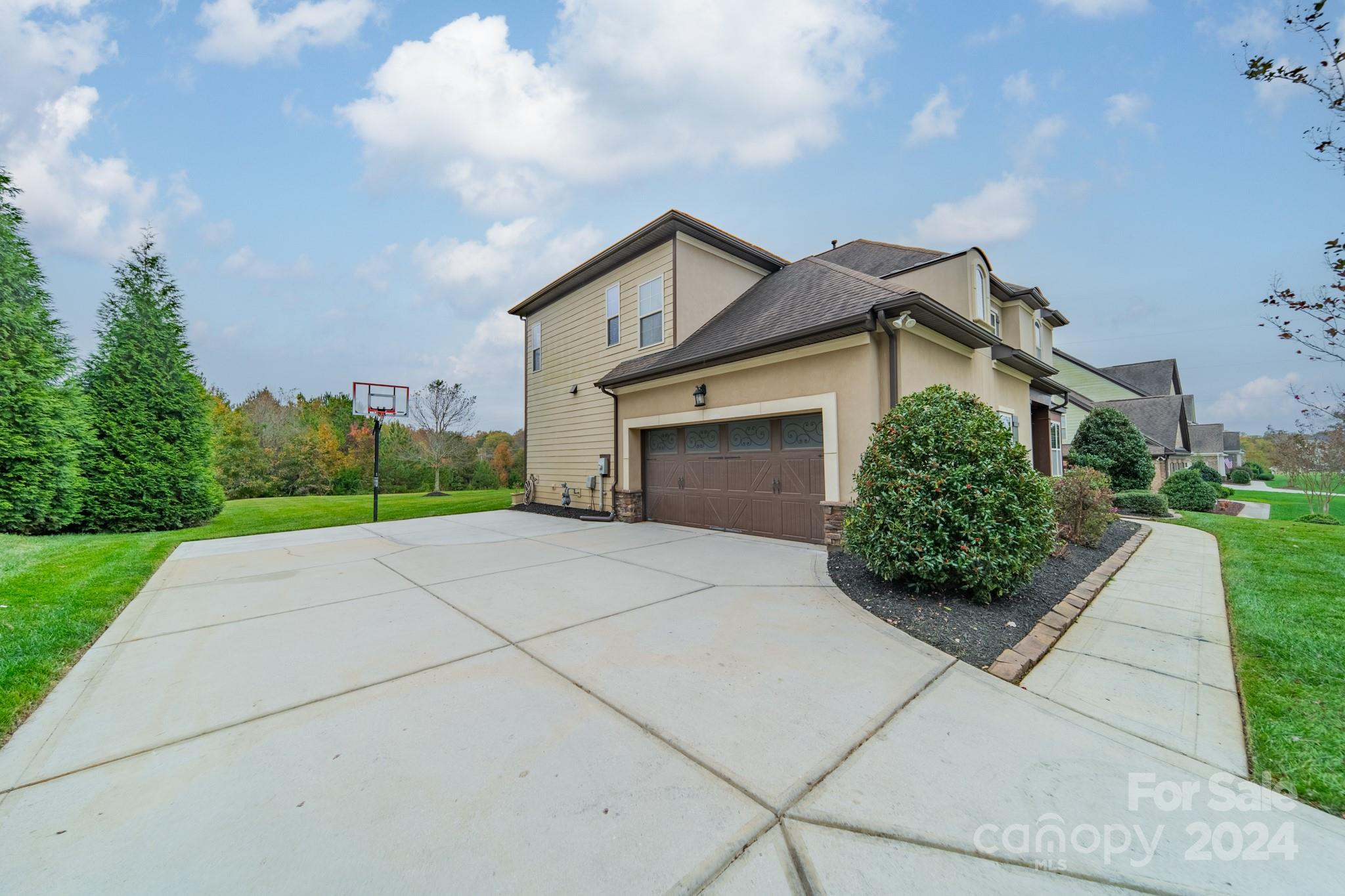 Property image 3 of 1204 Oleander Lane in Weddington Trace, Waxhaw, NC 28173