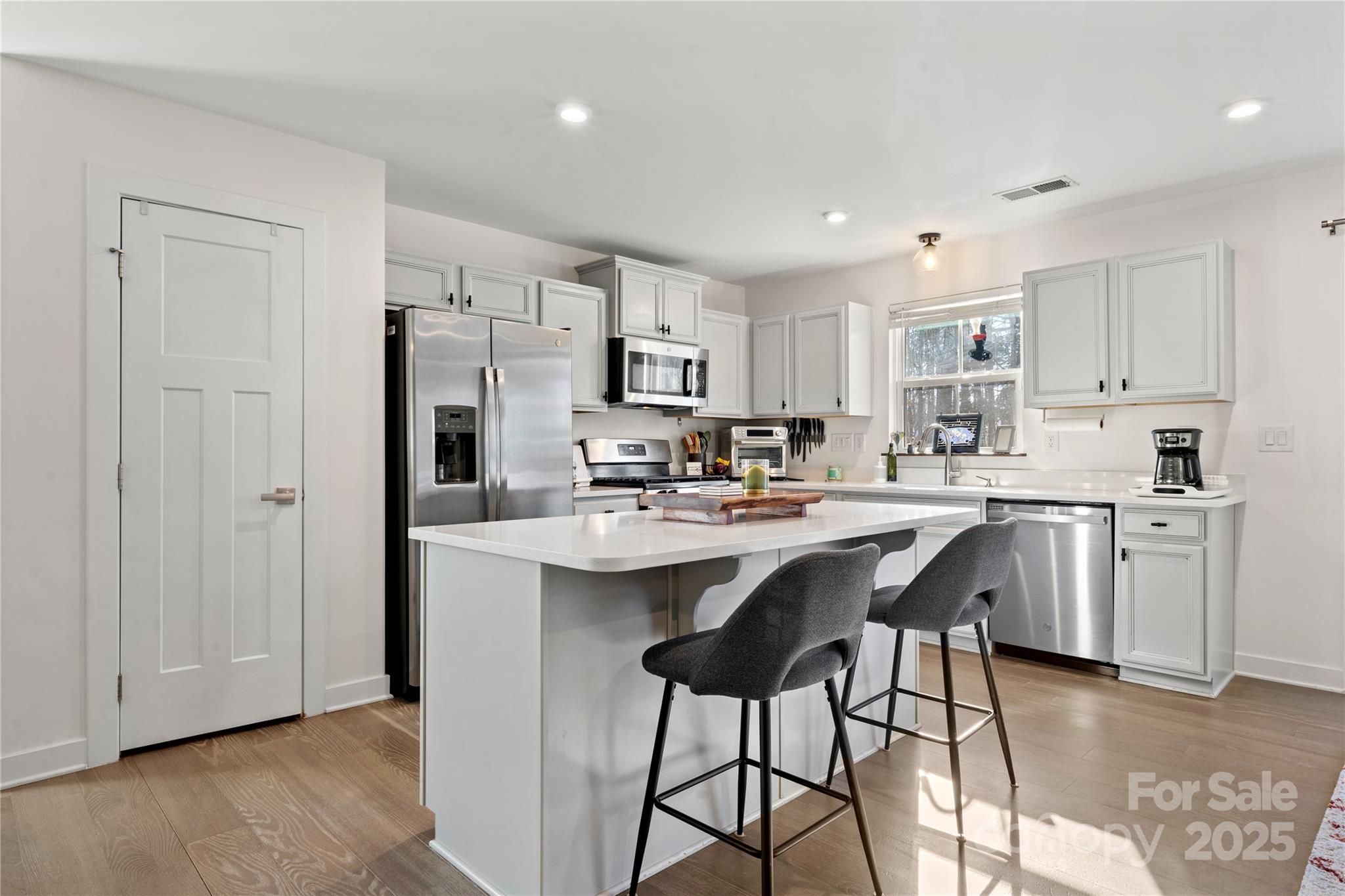 Property image 5 of 9706 Hamel Street in Woodgrove, Charlotte, NC 28215
