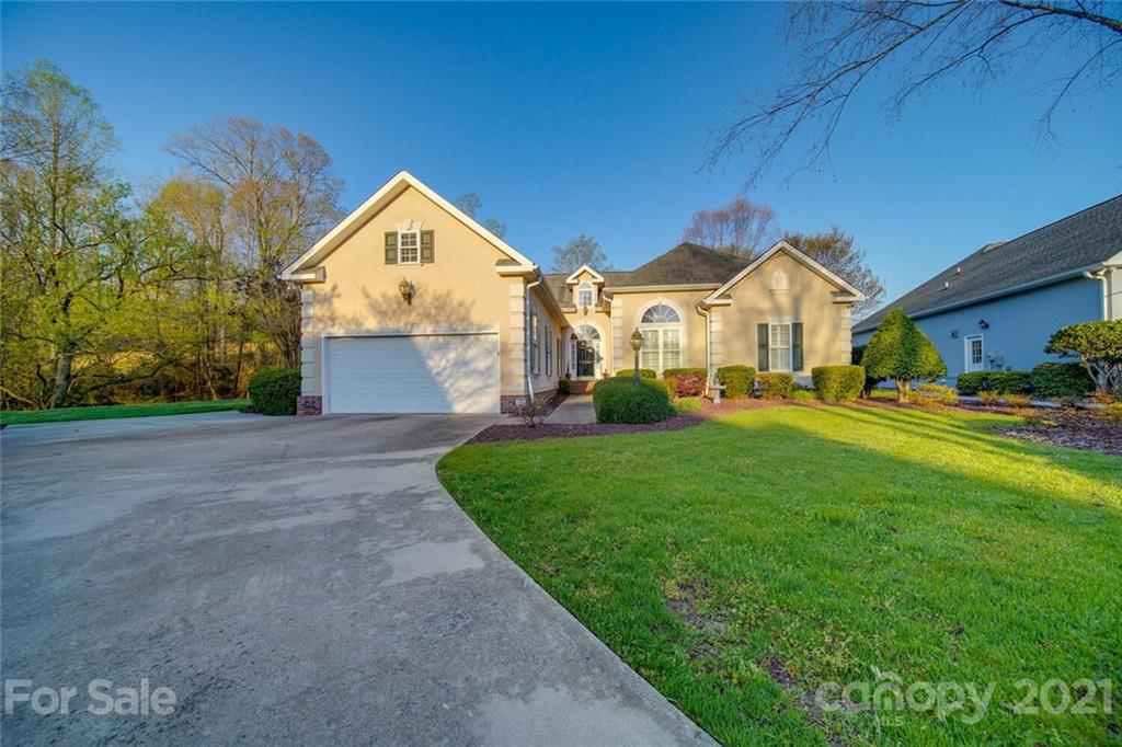 Property image 3 of 425 Spyglass Hill Place in Crescent Golf and Country Club, Salisbury, NC 28144