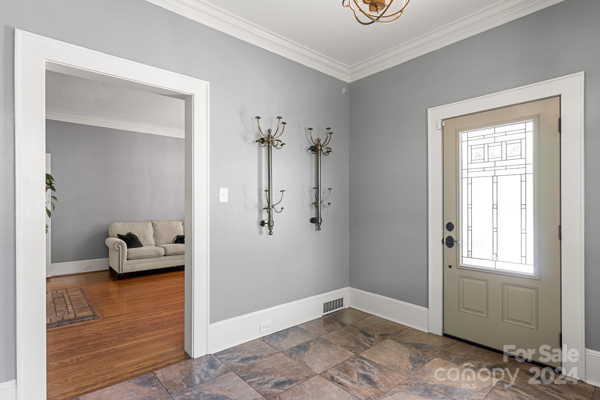 Property image 3 of 221 Ridgeway Avenue in Oakland Heights, Statesville, NC 28677
