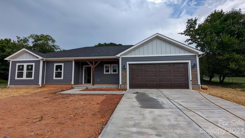 2224 Little John Trail