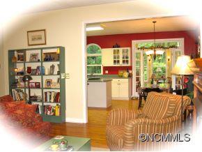 Property image 3 of 217 Deerpath Lane in Canarian Estates, Hendersonville, NC 28739