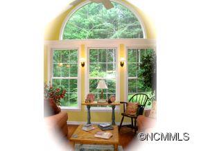 Property image 4 of 217 Deerpath Lane in Canarian Estates, Hendersonville, NC 28739