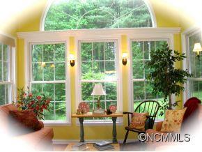 Property image 5 of 217 Deerpath Lane in Canarian Estates, Hendersonville, NC 28739
