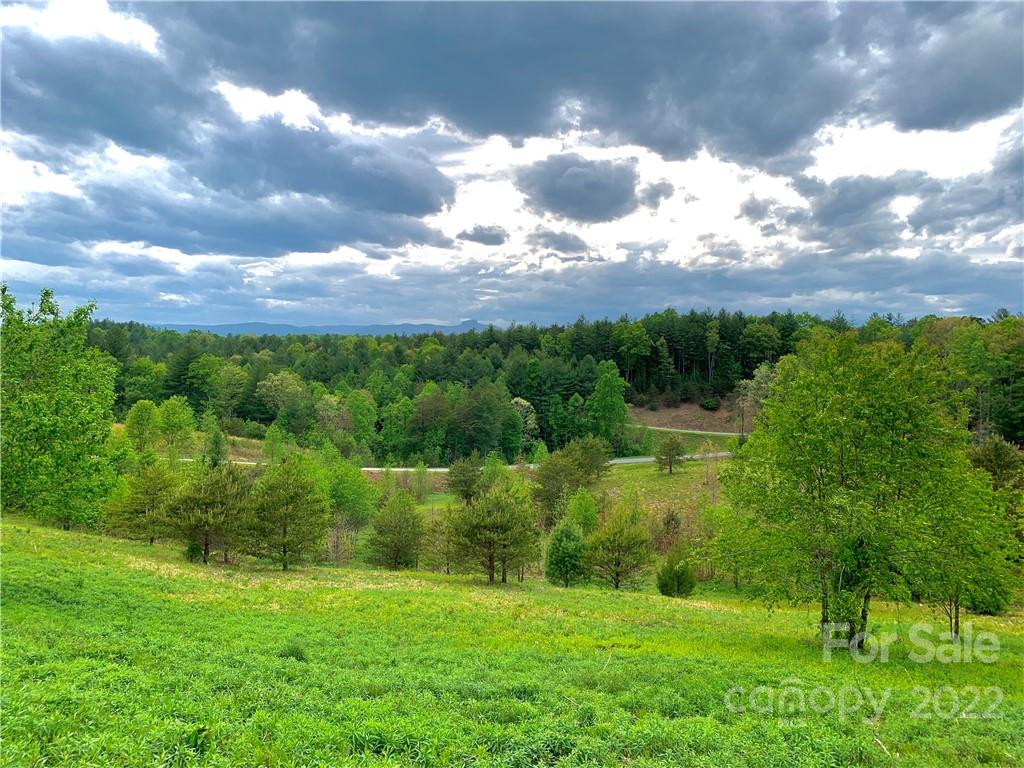 Property image 4 of 1022 Table View Drive in Old Oaks Estates, Morganton, NC 28655