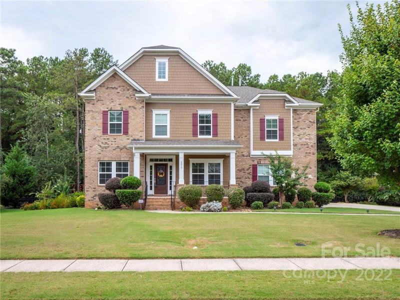 2017 Madeira Circle