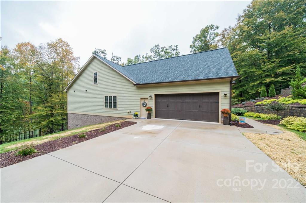 Property image 5 of 120 Northstone Drive in Harbor Watch, Statesville, NC 28677