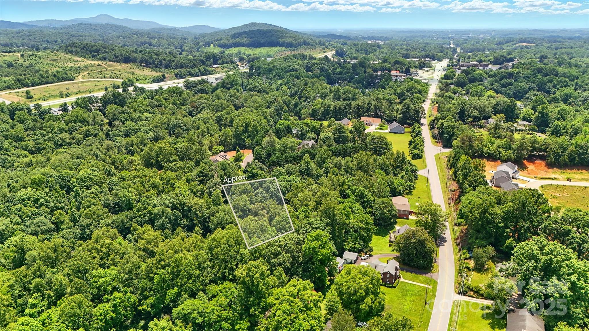 Property image 4 of 207 Buckingham Court in Parkridge Estates, Lenoir, NC 28645