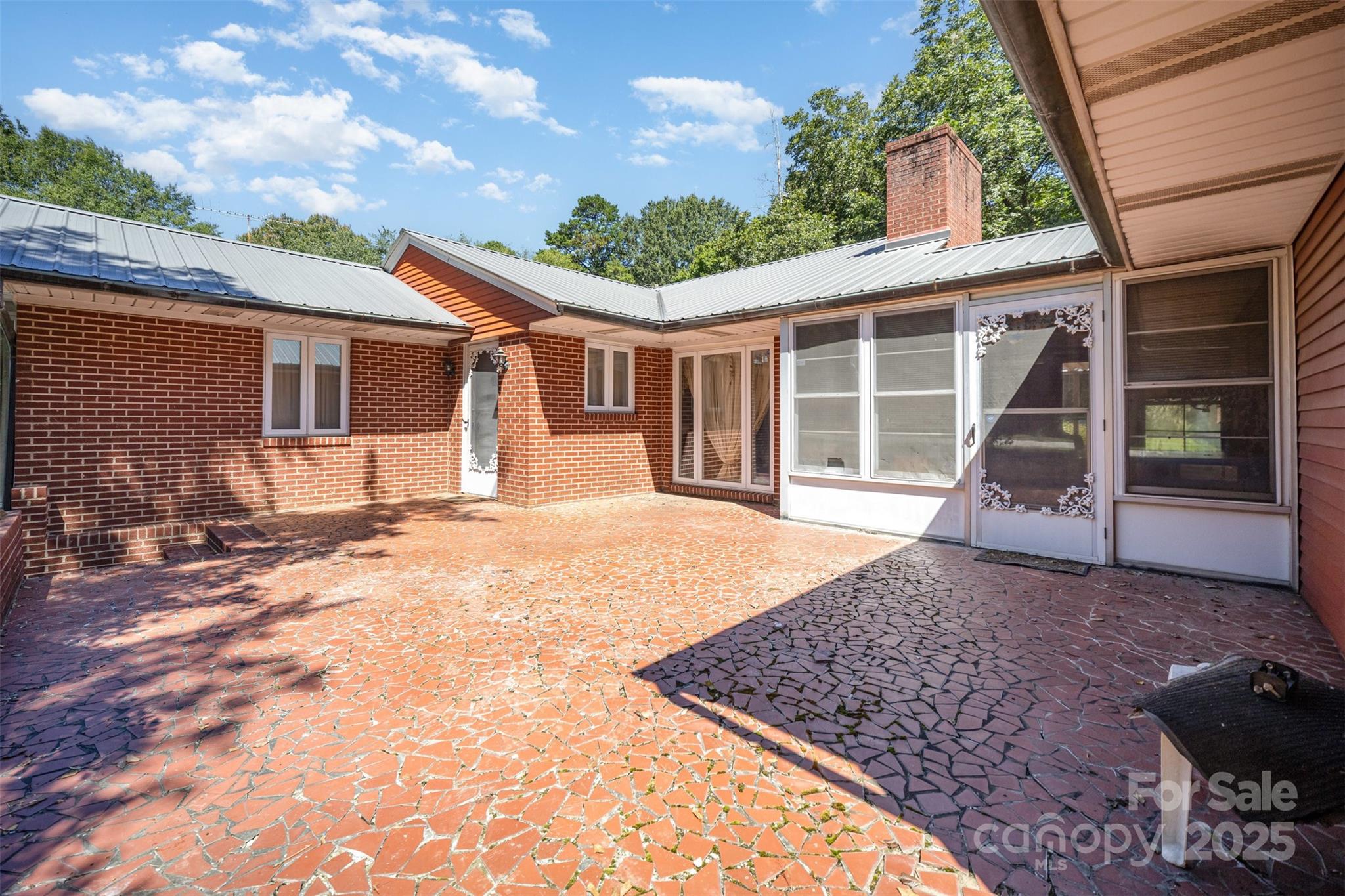 Property image 5 of 1612 Statesville Boulevard in Milford Hills, Salisbury, NC 28144