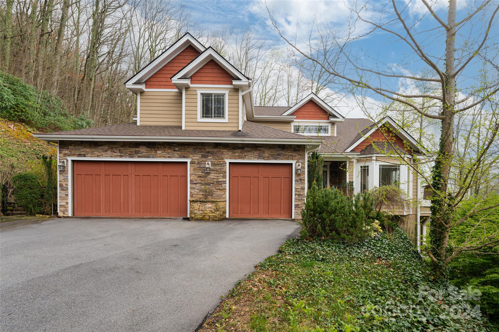 Property image 4 of 33 Hearthstone Drive in Poplar Ridge, Asheville, NC 28803