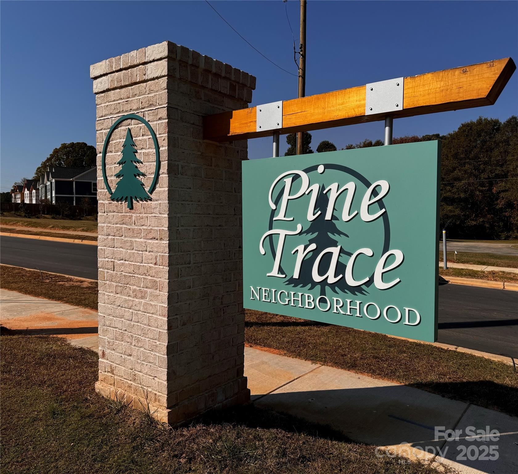 Property image 2 of 4073 Port Richmond Avenue in Pine Trace, Gastonia, NC 28056