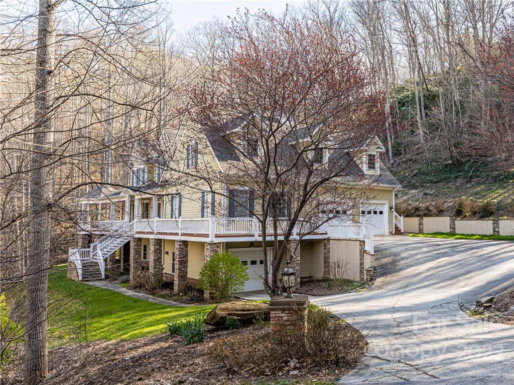 Property image 4 of 18 Woodsong Drive in Poplar Ridge, Asheville, NC 28803