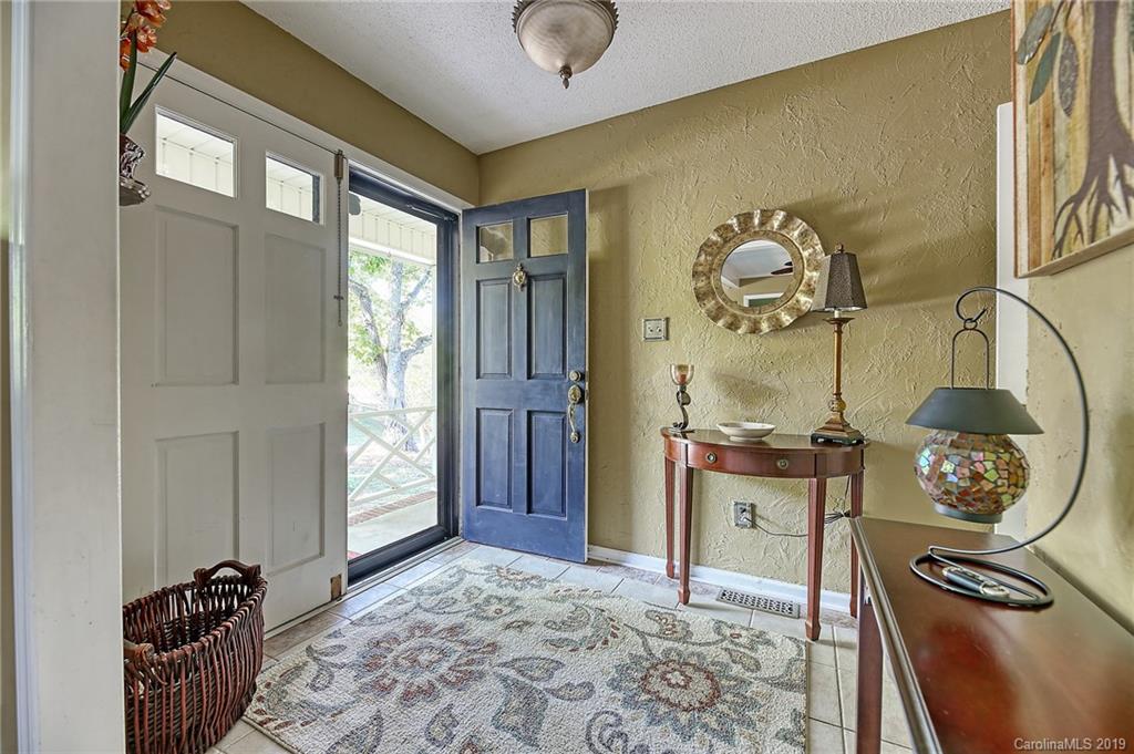 Property image 3 of 805 Forestbrook Drive in Forest Brook, Gastonia, NC 28056