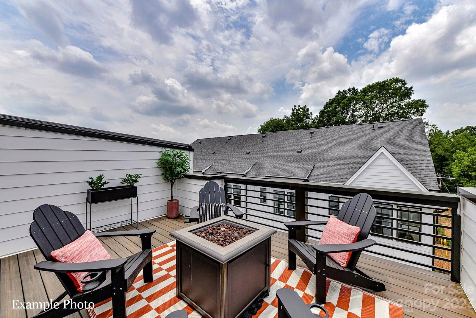 Property image 1 at 334 E Cama Street, Charlotte, NC 28217