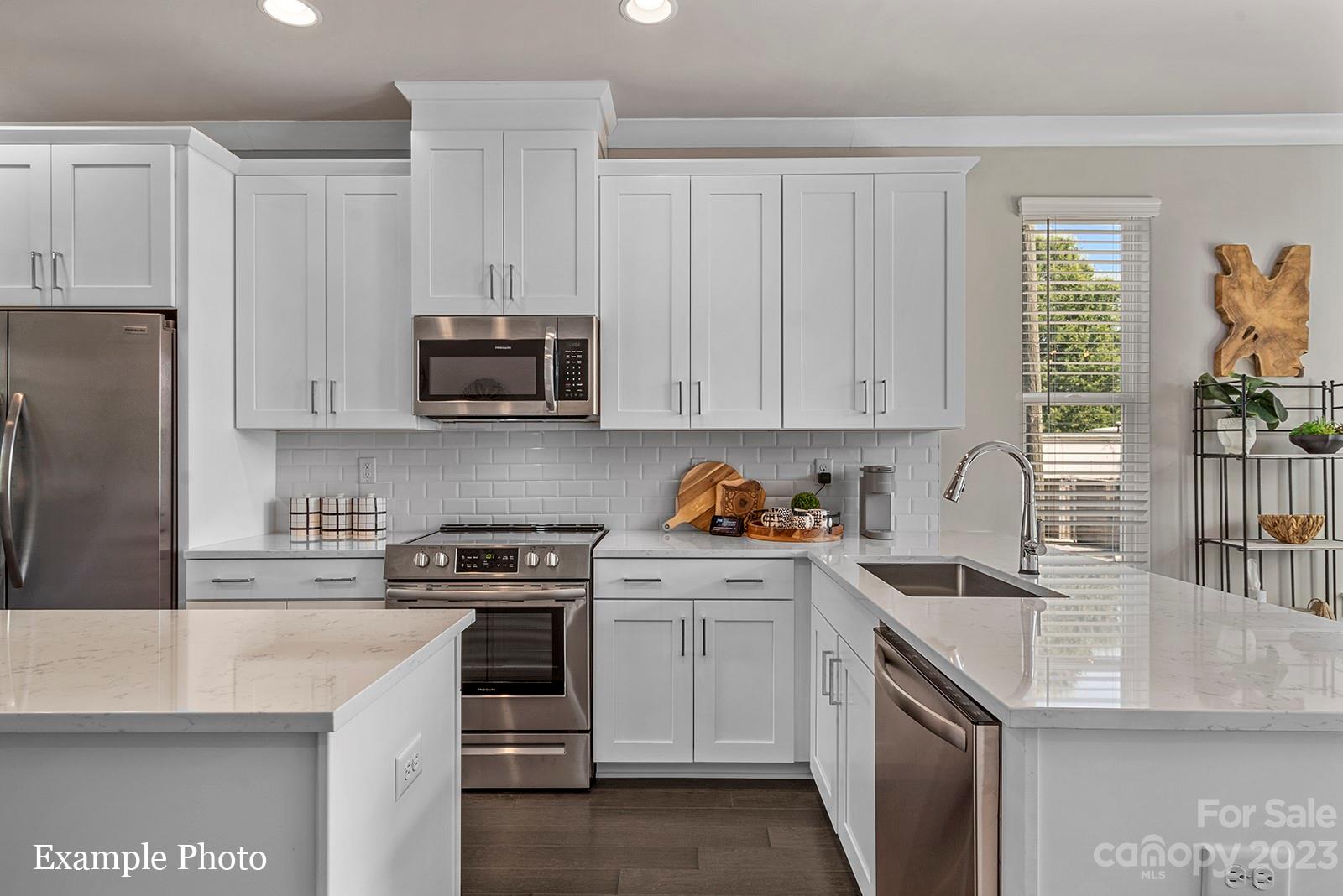 Property image 5 of 334 E Cama Street in LOSO Terraces, Charlotte, NC 28217