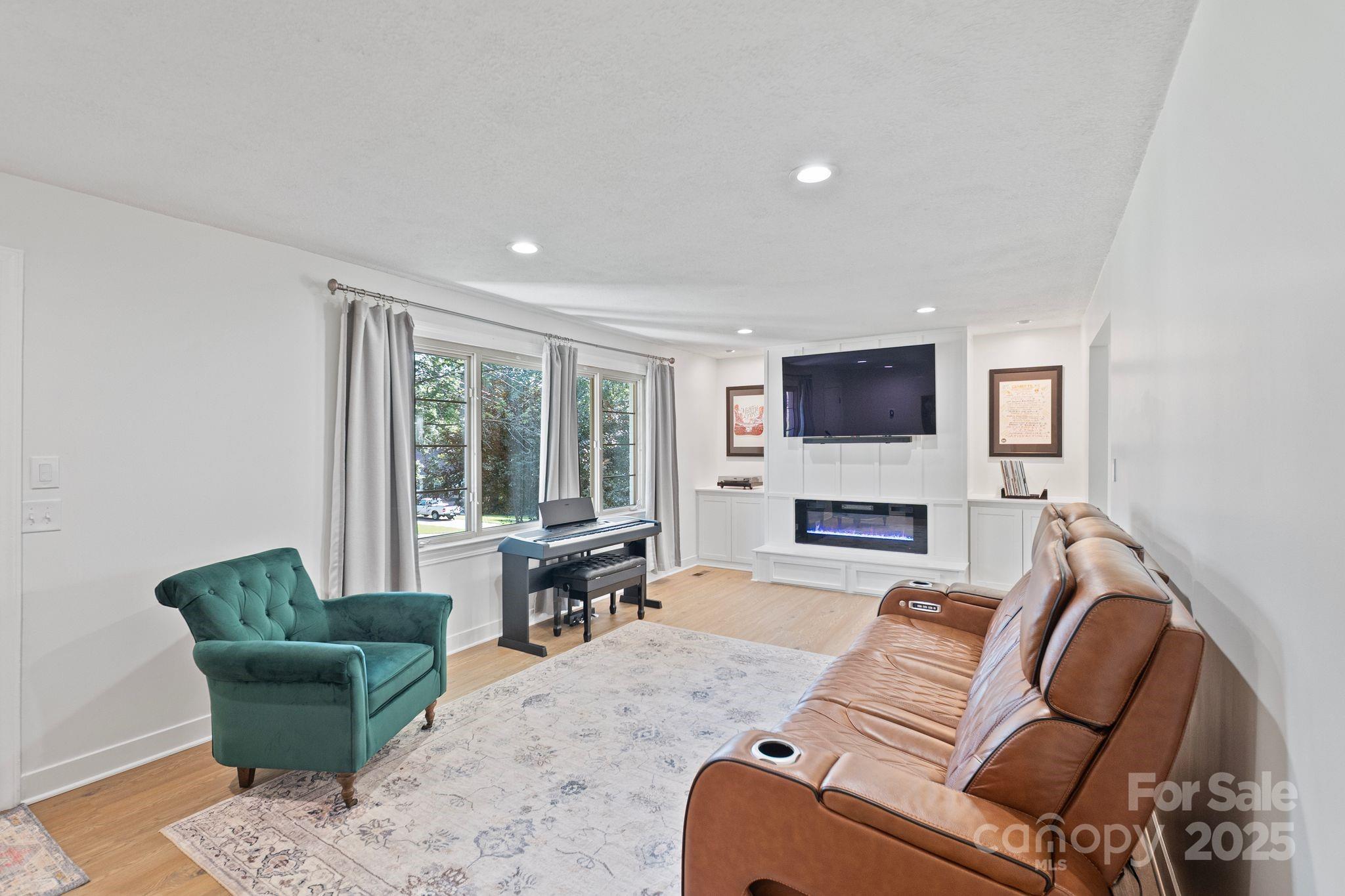 Property image 3 of 5703 Valley Field Road in Homestead, Hickory, NC 28602