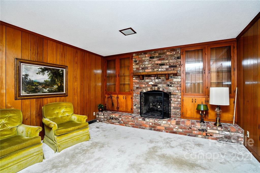 Property image 2 of 1320 Wiltshire Place in Milford Hills, Salisbury, NC 28144