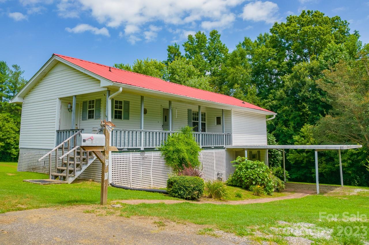 Property image 3 of 302 8th Avenue in Boyd Heights, Maiden, NC 28650