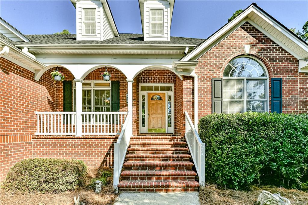 Property image 2 of 1108 Colony Court in Forest Brook, Gastonia, NC 28056