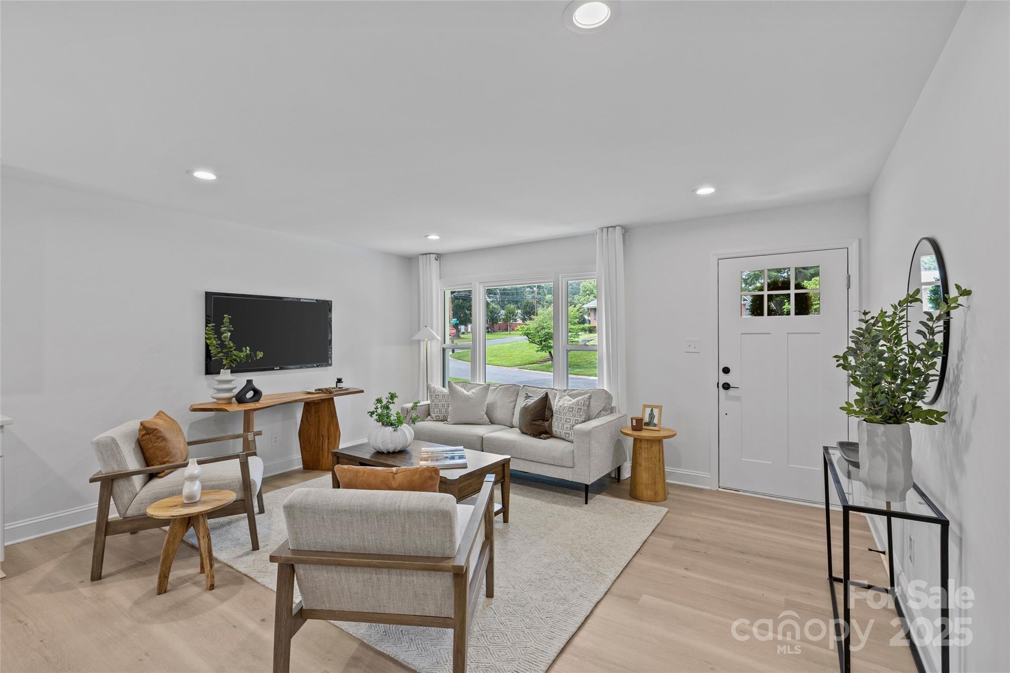 Property image 4 of 7219 Brynhurst Drive in Starmount, Charlotte, NC 28210
