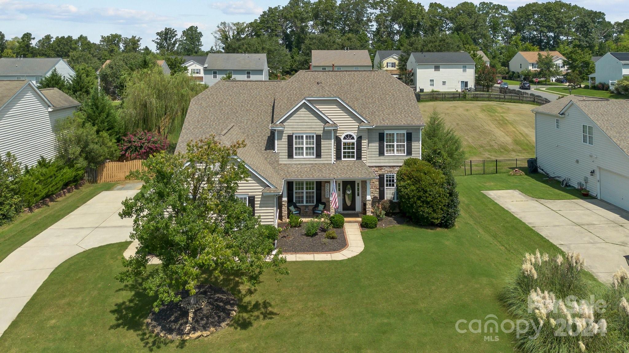 Property image 2 of 6402 Crosshall Place in Wesley Oaks, Waxhaw, NC 28173