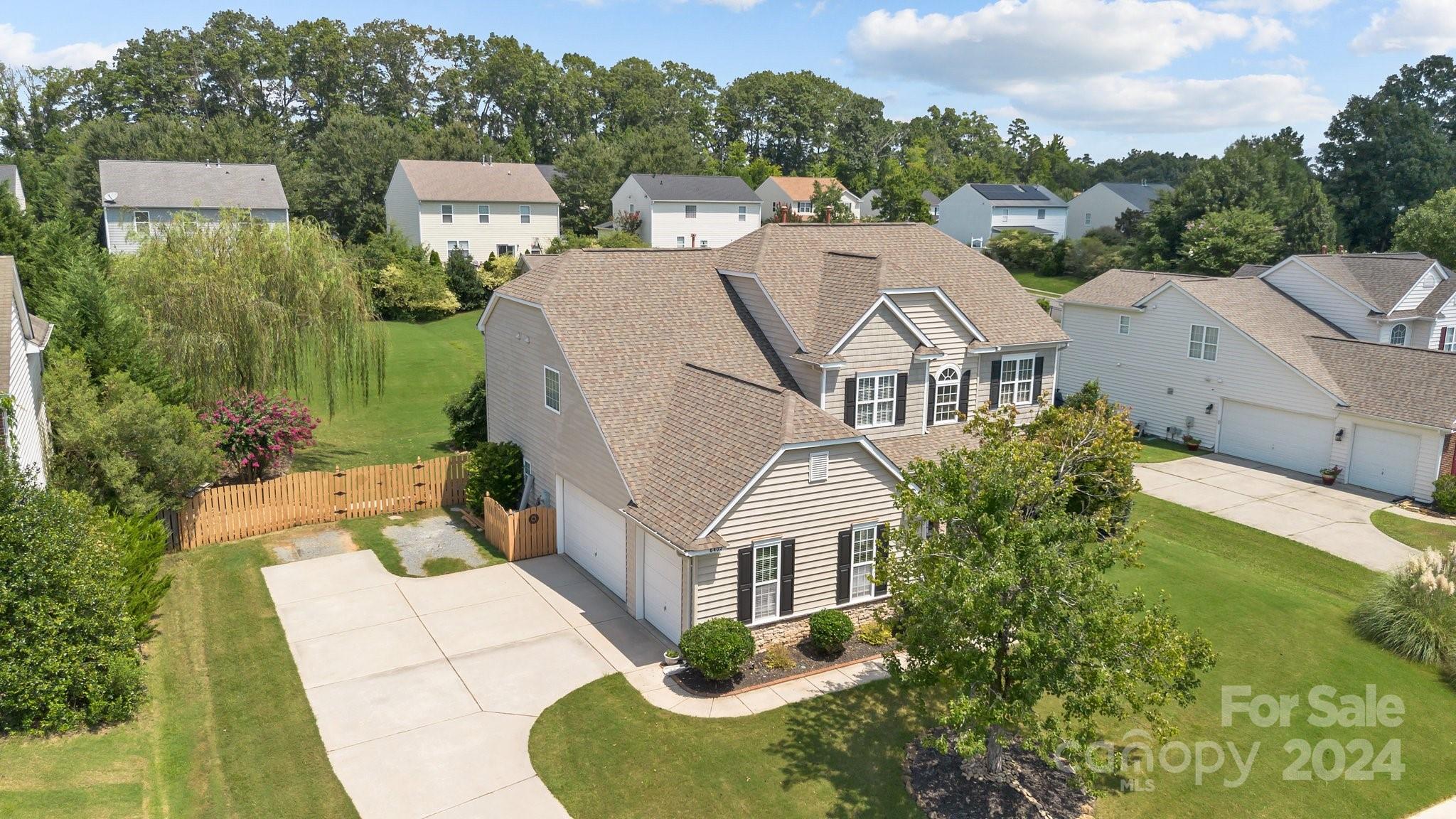 Property image 3 of 6402 Crosshall Place in Wesley Oaks, Waxhaw, NC 28173