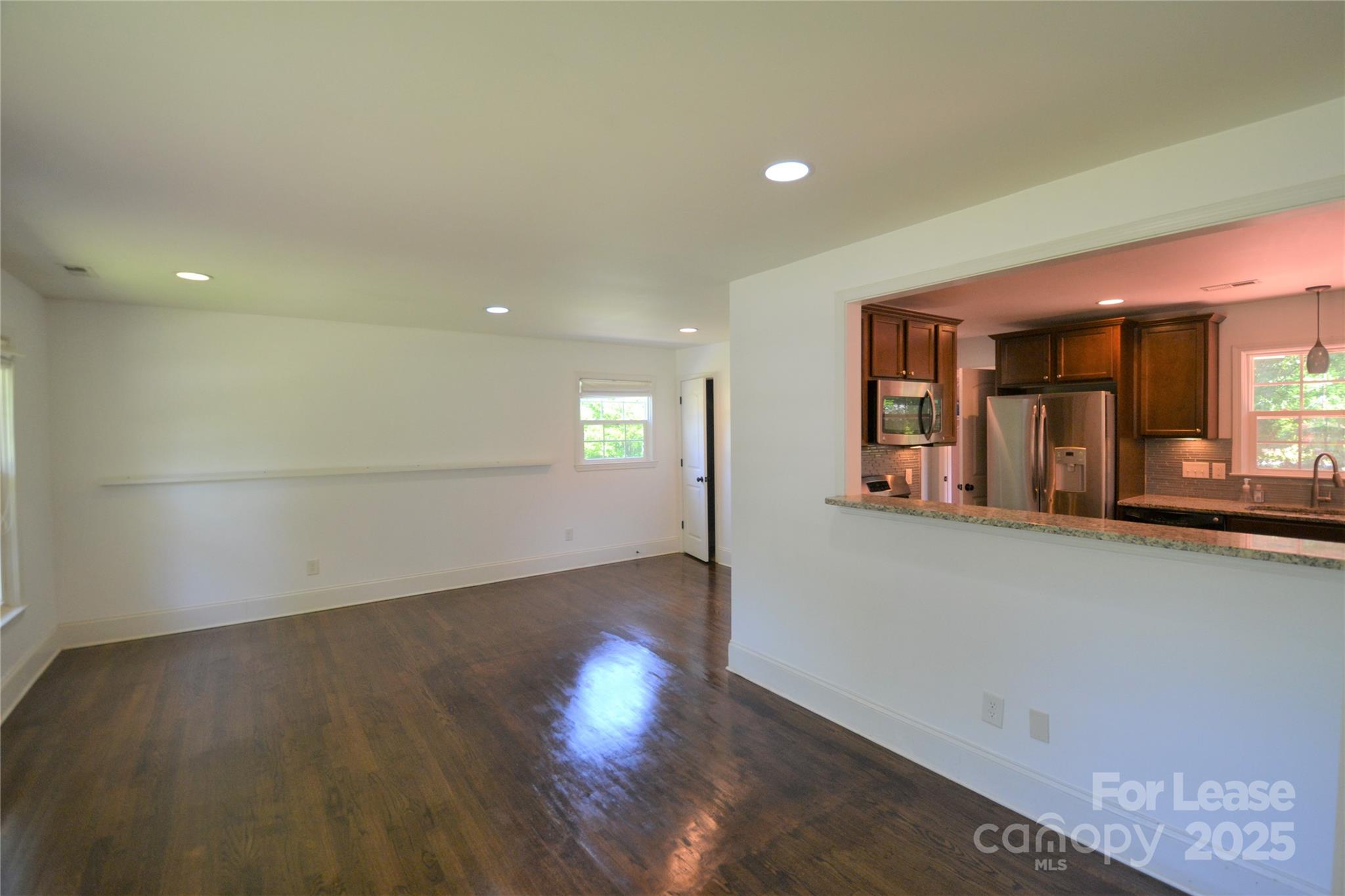 Property image 3 of 7507 Thorncliff Drive in Starmount, Charlotte, NC 28210