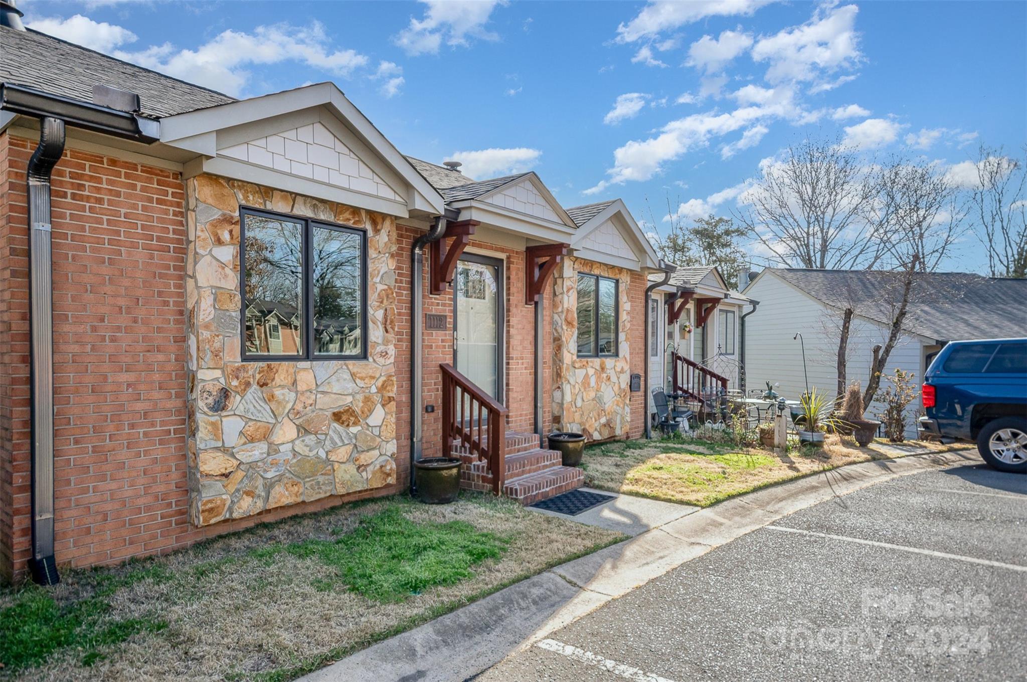 Property image 4 of 1112 Hanford Place in Ridgeview, Concord, NC 28027