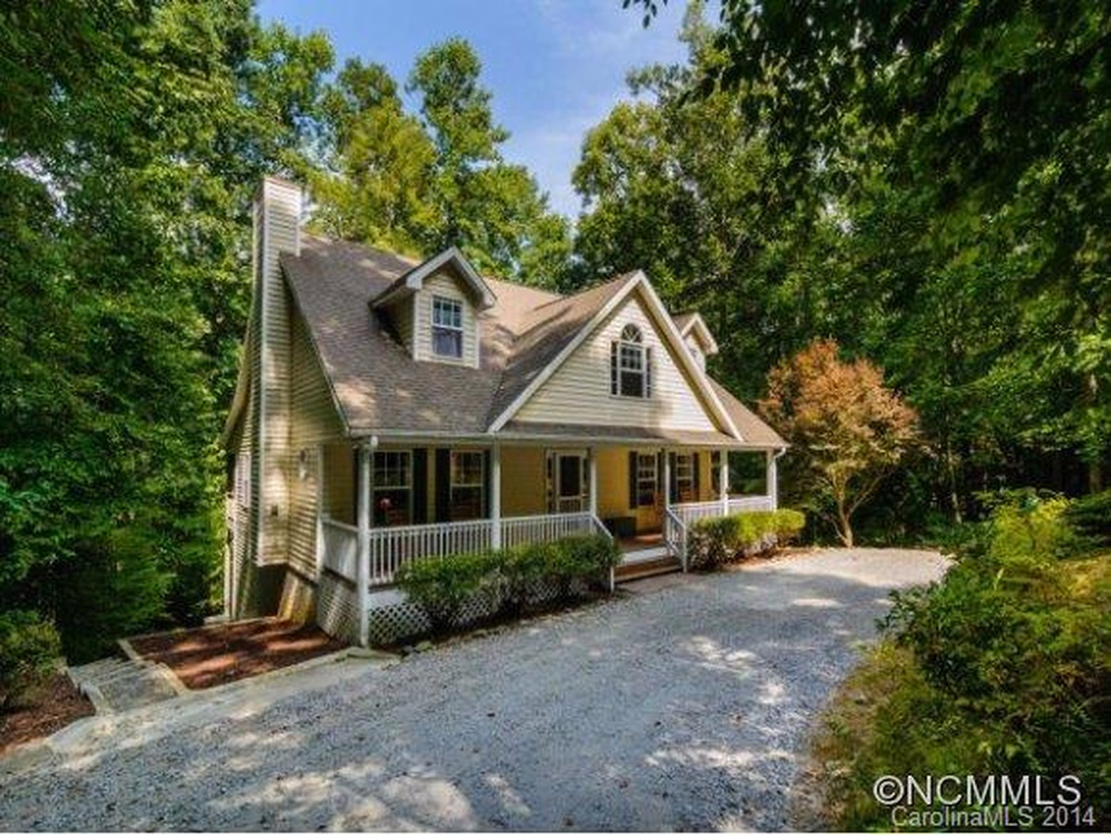 Property image 1 at 17 Ravenwood Lane, Horse Shoe, NC 28742
