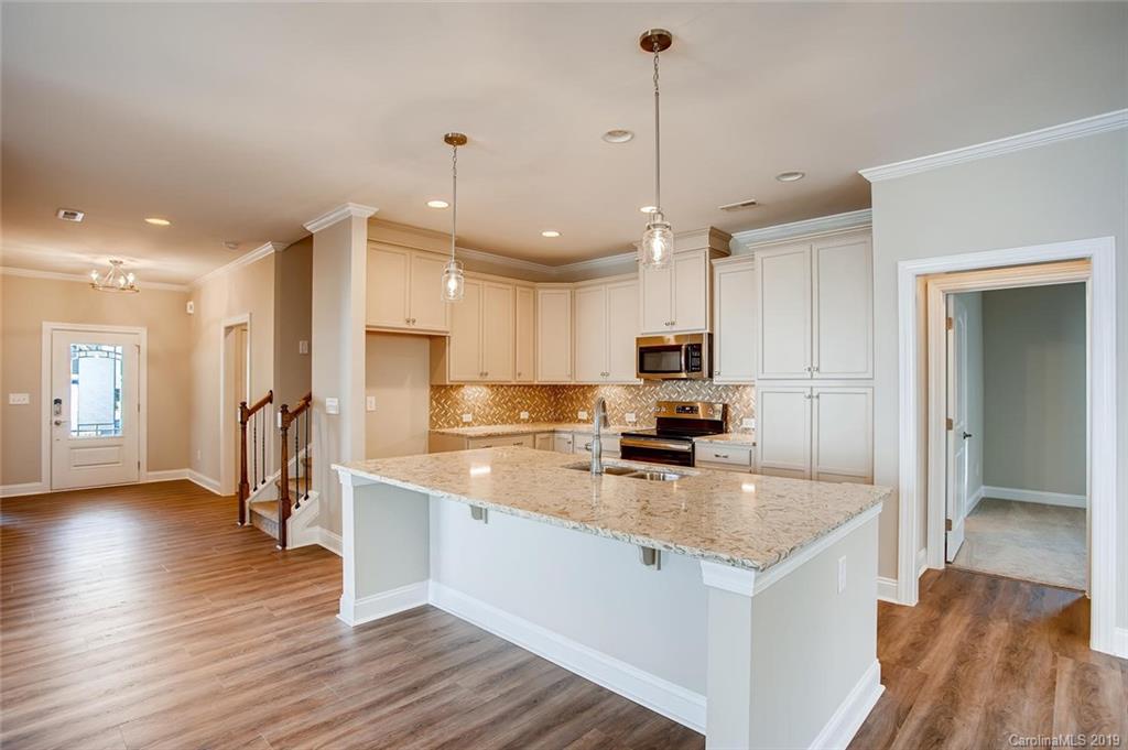 Property image 3 of 1129 Curling Creek Drive in Heritage, Wesley Chapel, NC 28104