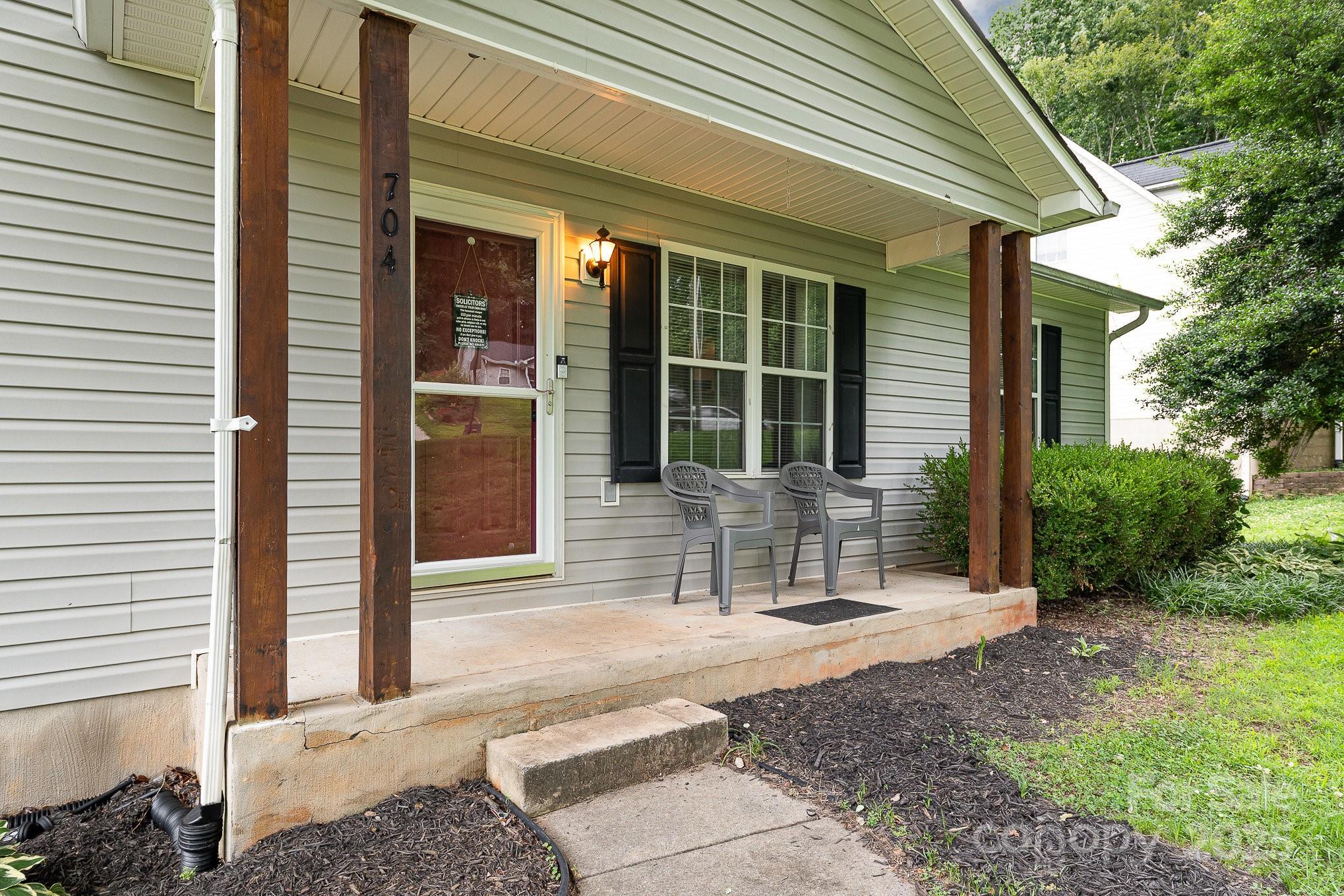 Property image 4 of 704 Willow Road in Rolling Hills, Salisbury, NC 28147