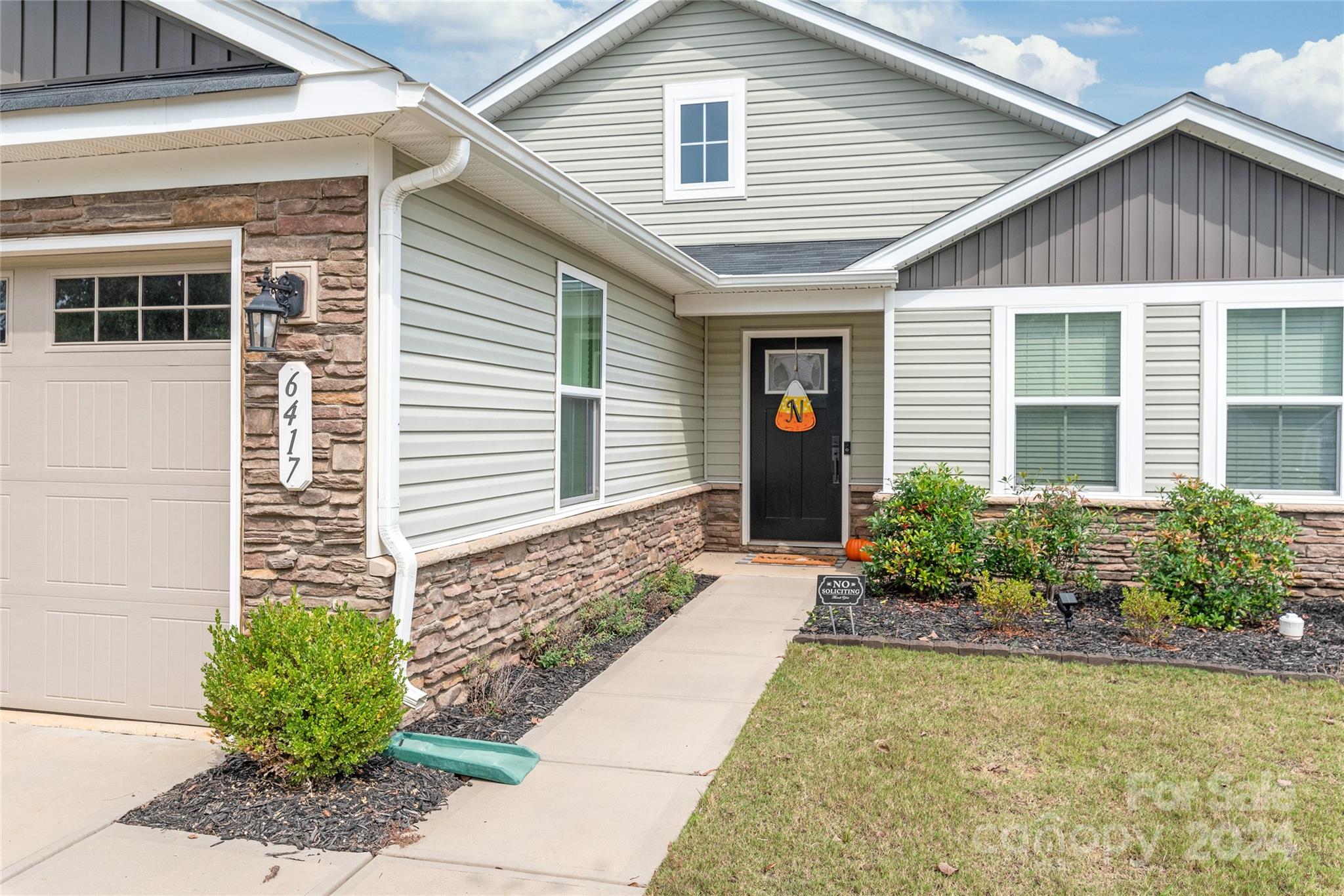 Property image 2 of 6417 Brawley Ann Drive in Woodgrove, Charlotte, NC 28215