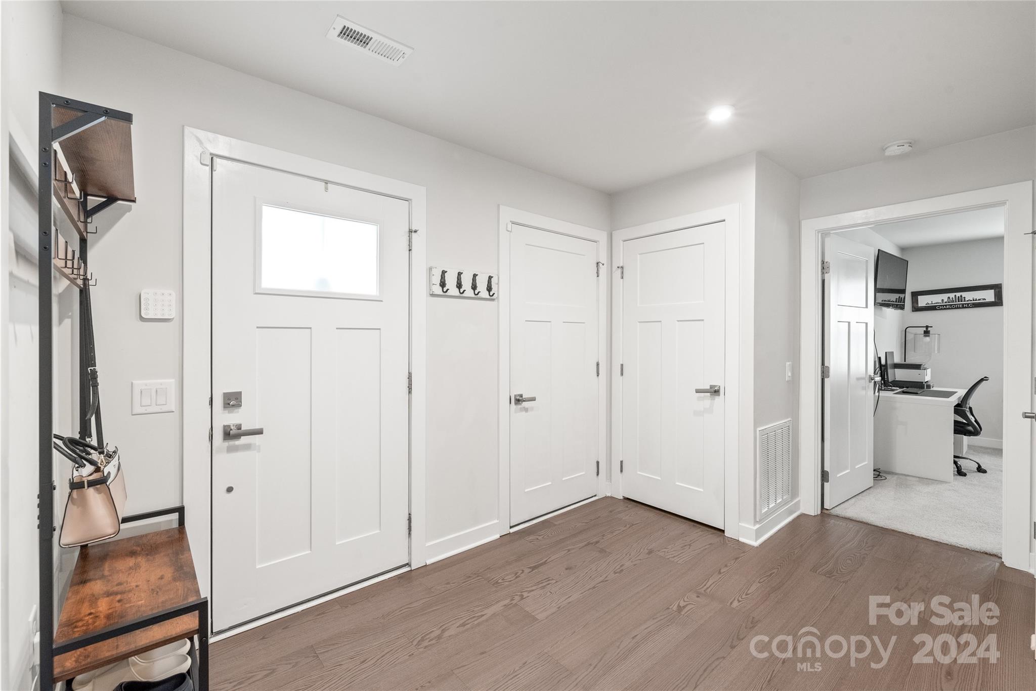 Property image 3 of 6417 Brawley Ann Drive in Woodgrove, Charlotte, NC 28215