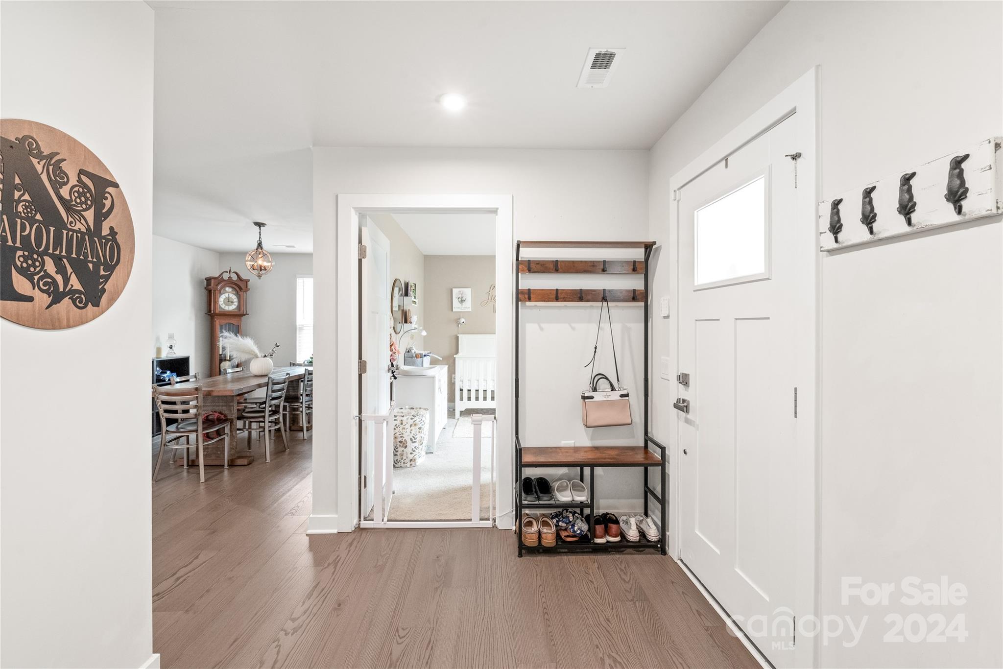 Property image 4 of 6417 Brawley Ann Drive in Woodgrove, Charlotte, NC 28215