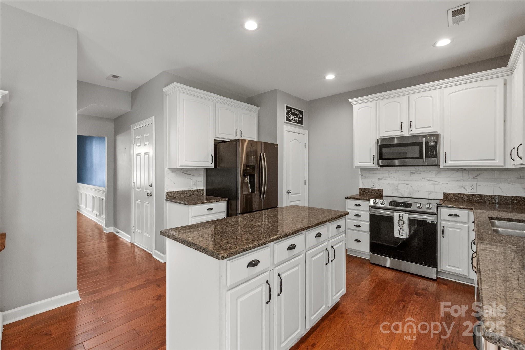Property image 4 of 6309 Crosshall Place in Wesley Oaks, Waxhaw, NC 28173