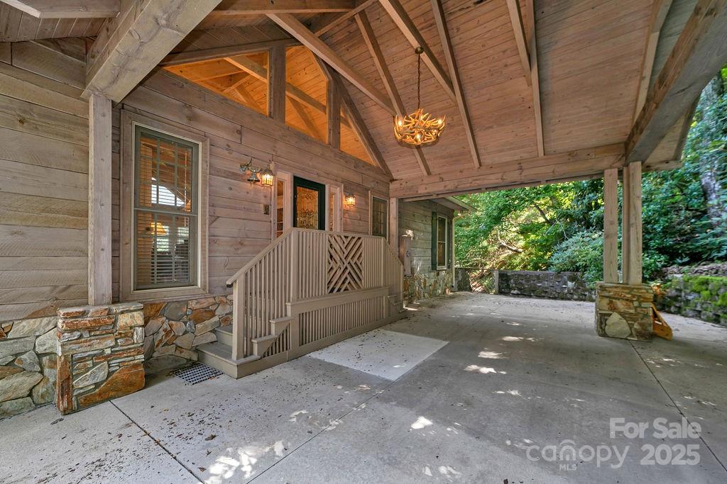 Property image 4 of 499 Unvdatlvi Court in Connestee Falls, Brevard, NC 28712