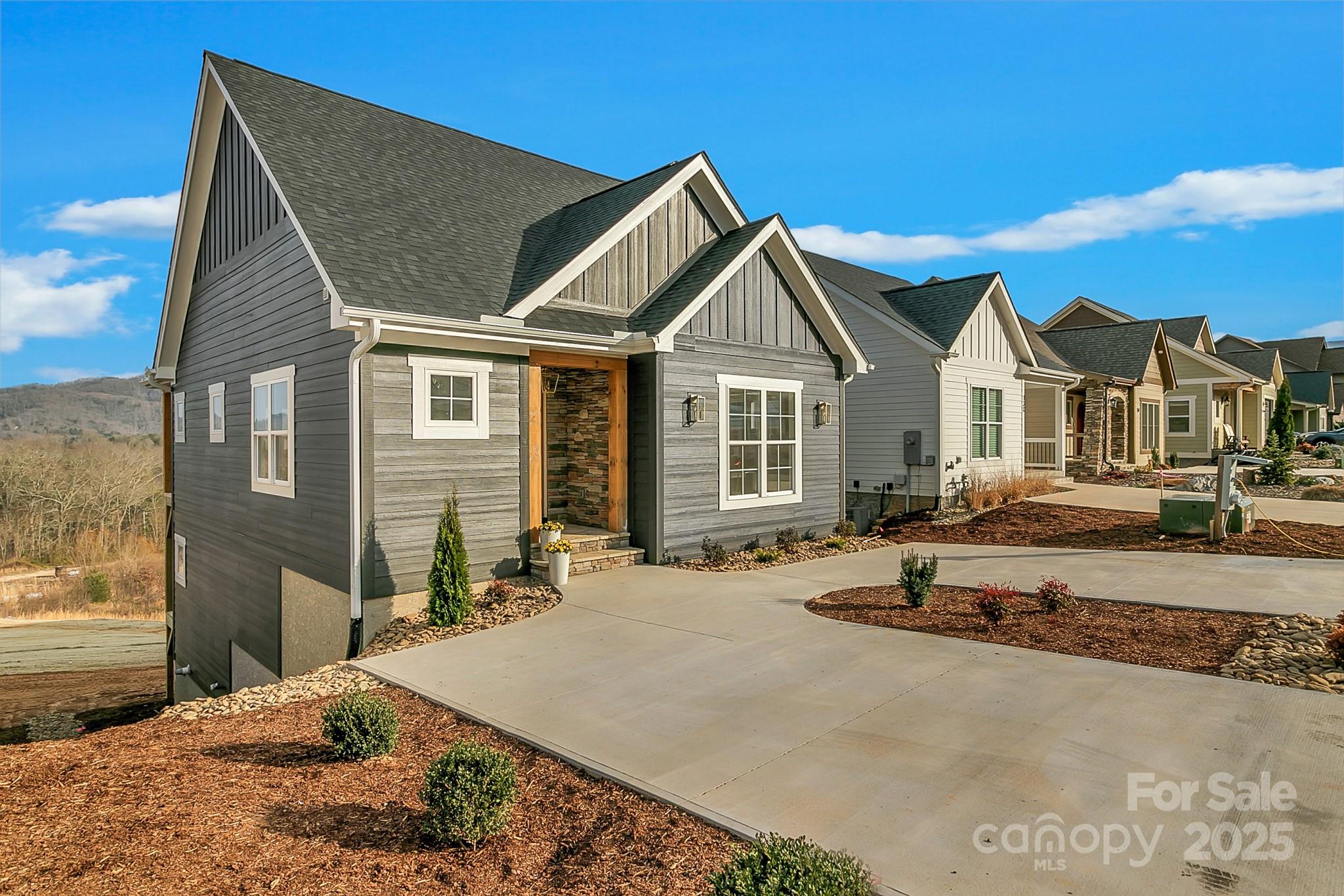 Property image 5 of 122 Chepstow Place in Tudor Croft, Black Mountain, NC 28711