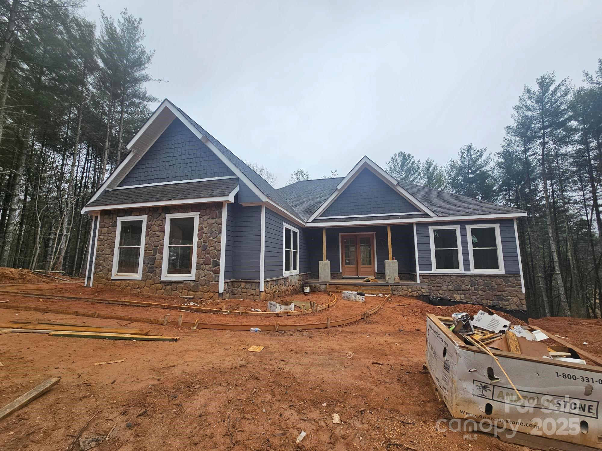 Property image 3 of 2031 Robert Drive in Old Oaks Estates, Morganton, NC 28655