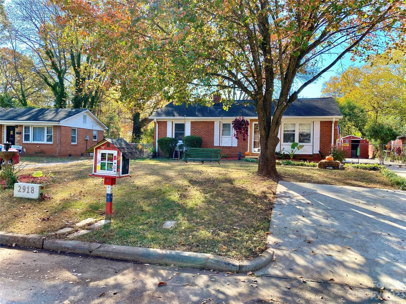 Property image 2 at 2918 Wicklow Place, Charlotte, NC 28205