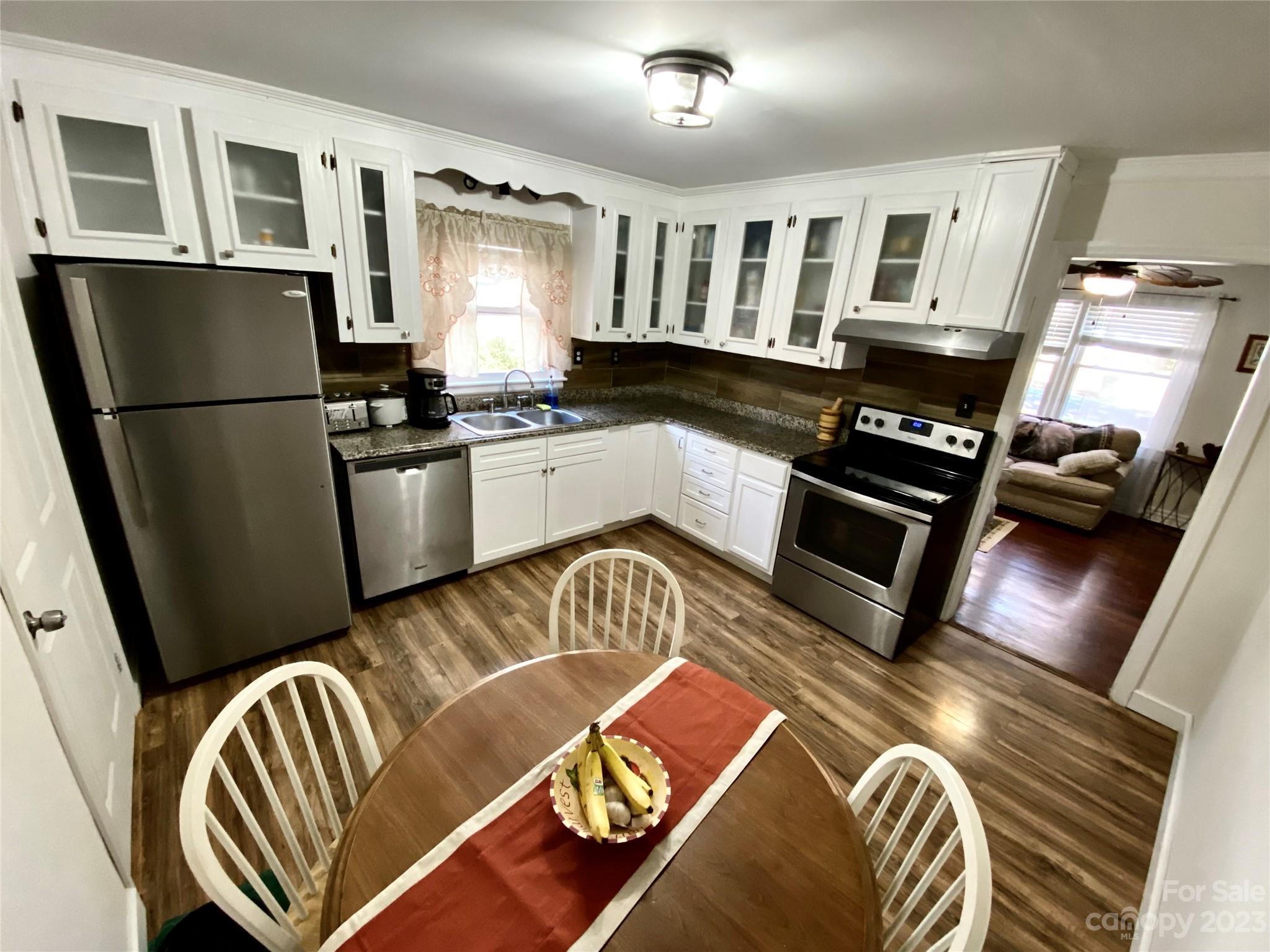 Property image 5 of 2918 Wicklow Place in Markham Village, Charlotte, NC 28205