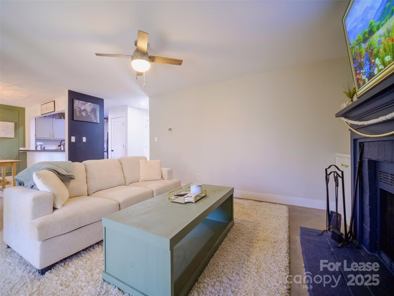 Property image 4 at 3300 Selwyn Farms Lane, Charlotte, NC 28209