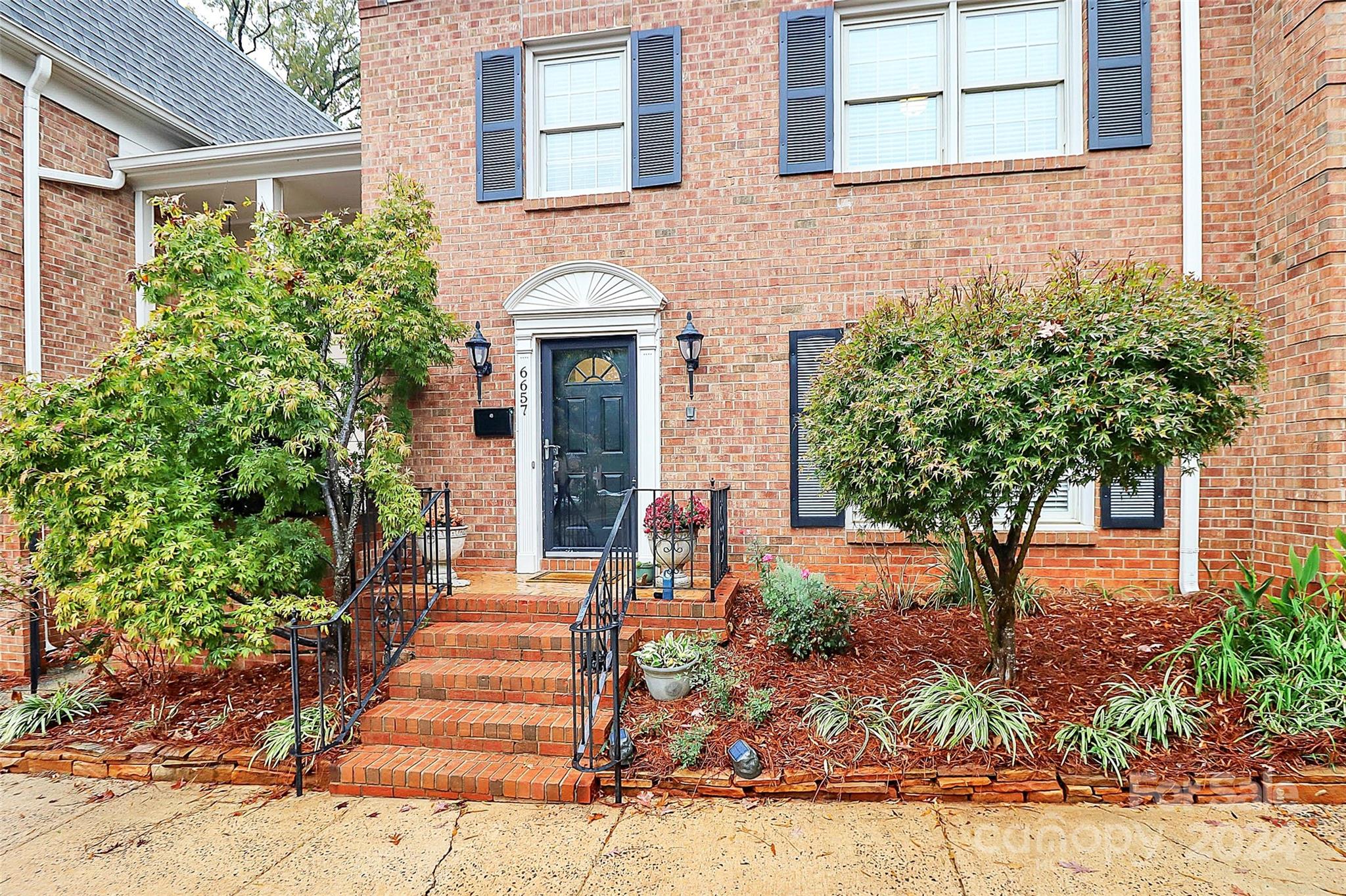 Property image 3 of 6657 Bunker Hill Circle in Olde Georgetowne, Charlotte, NC 28210