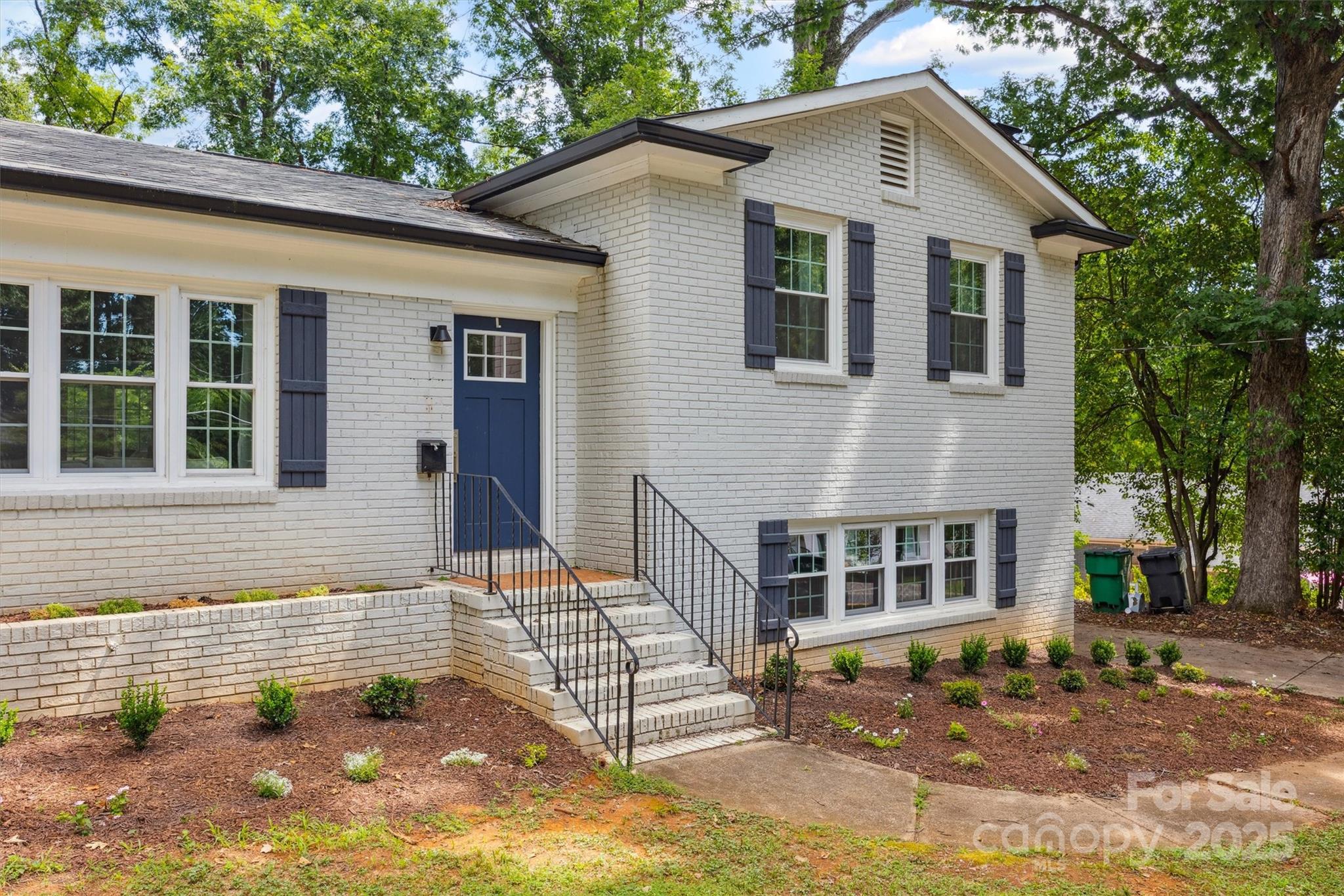 Property image 4 of 2119 Archdale Drive in Montclaire, Charlotte, NC 28210