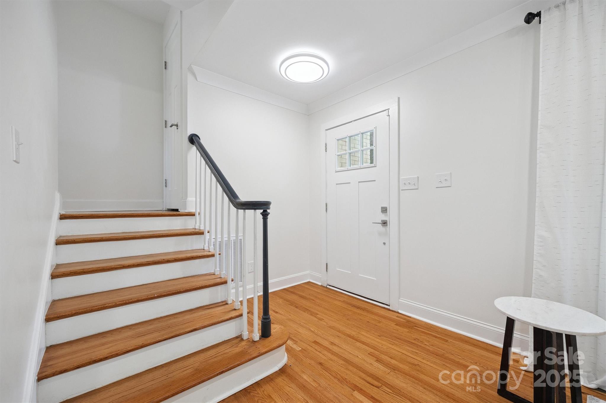 Property image 5 of 2119 Archdale Drive in Montclaire, Charlotte, NC 28210