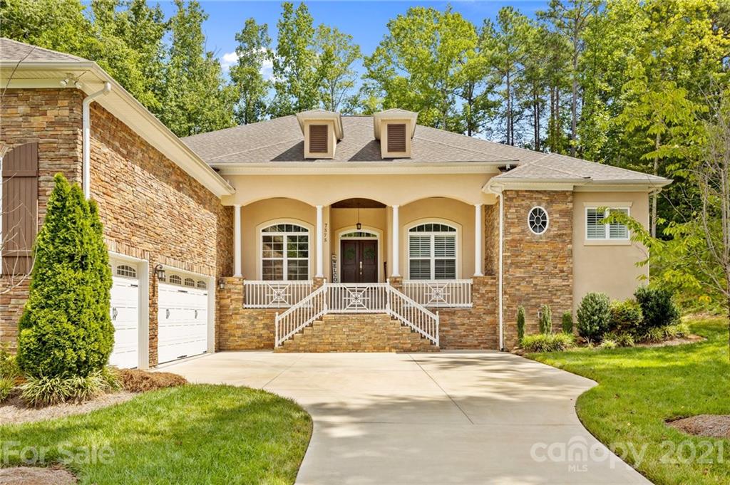 Property image 2 of 7575 Cottonwood Drive in Lakewood, Denver, NC 28037