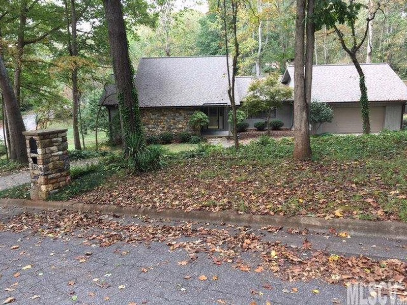 216 Brentwood Circle